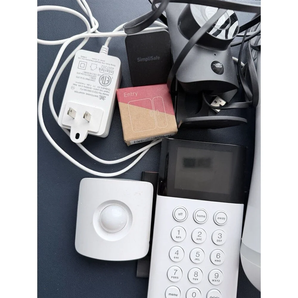 SimpliSafe Wireless Indoor Alarm System Keypad + Motion Sensor + Camera